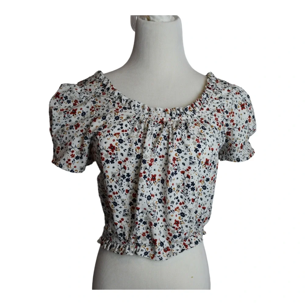 Japna Floral Smocked Back Crop Top with Short Puff Sleeves Med - Picture 1 of 4